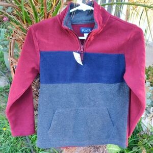 The children place boy sweater size 7/8